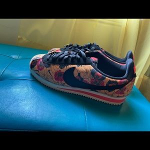 Nike Classic Cortez LX Floral Pack Gold